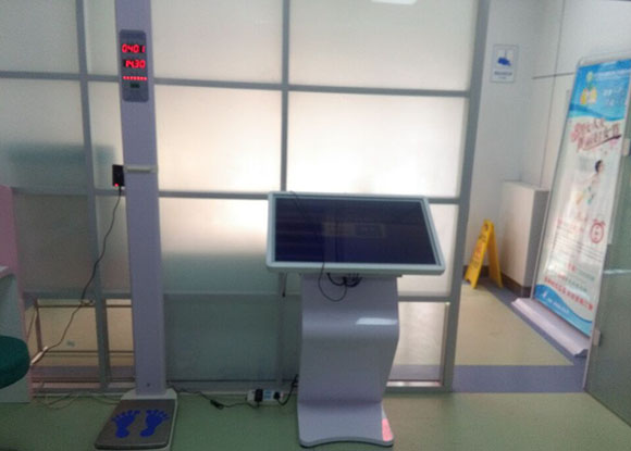 廣西賀州市衛(wèi)計局參觀金臺區(qū)健康一體機(jī) 廣西賀州市衛(wèi)計局參觀金臺區(qū)健康一體機(jī)